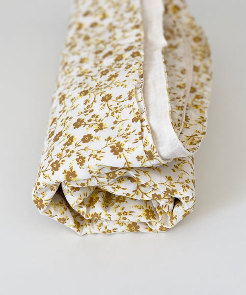 The Almond Daisy - Lightweight Blanket